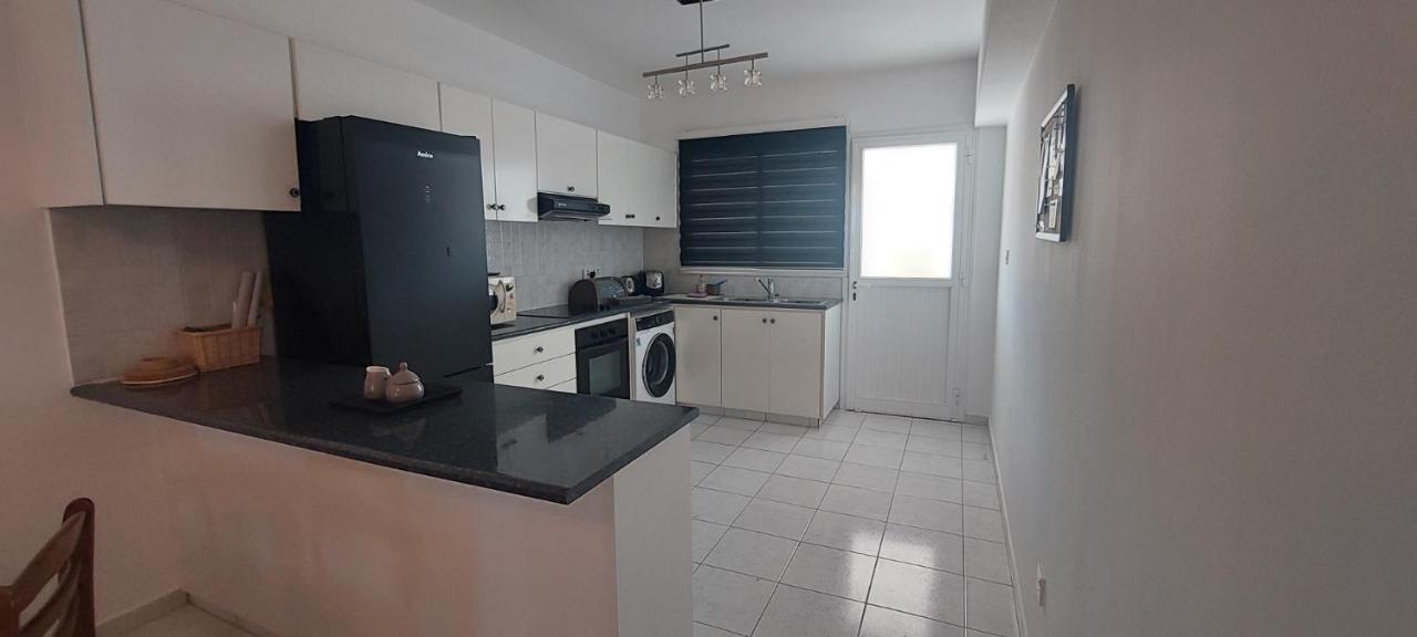 Spacious 2 Bedroom Apartment Пея Екстериор снимка