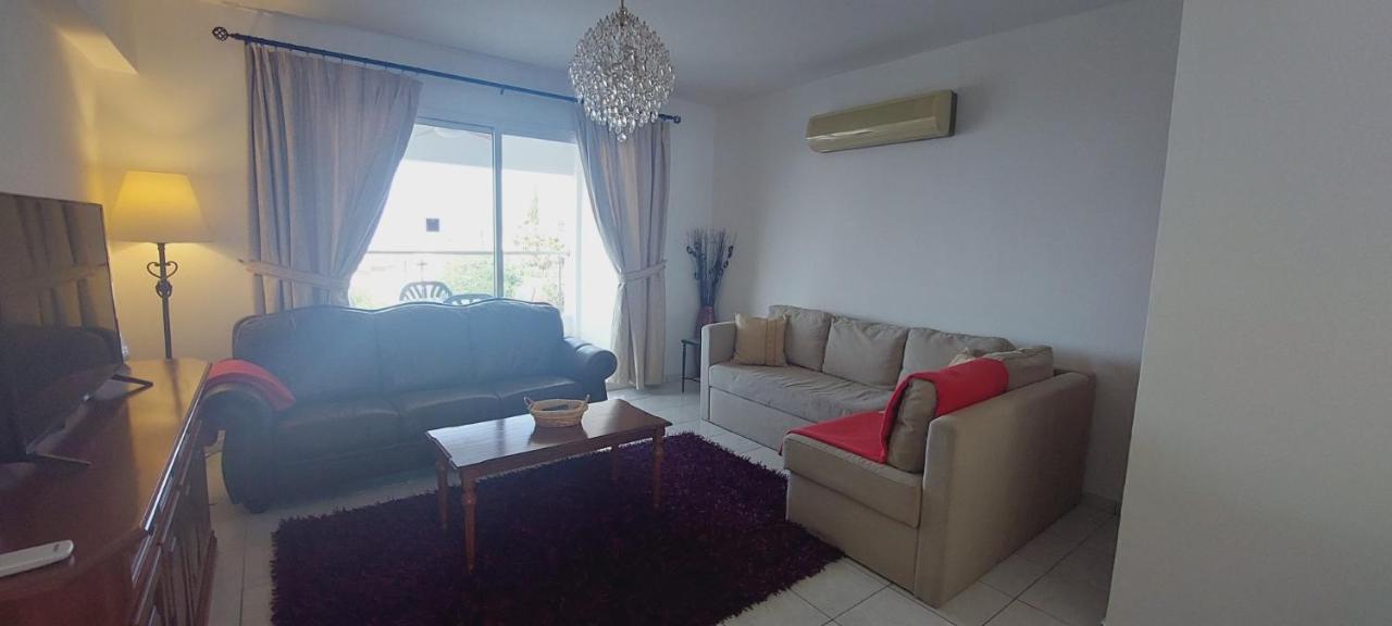 Spacious 2 Bedroom Apartment Пея Екстериор снимка